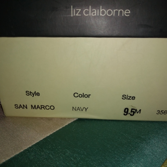 Shoes - Picture 4 of 5